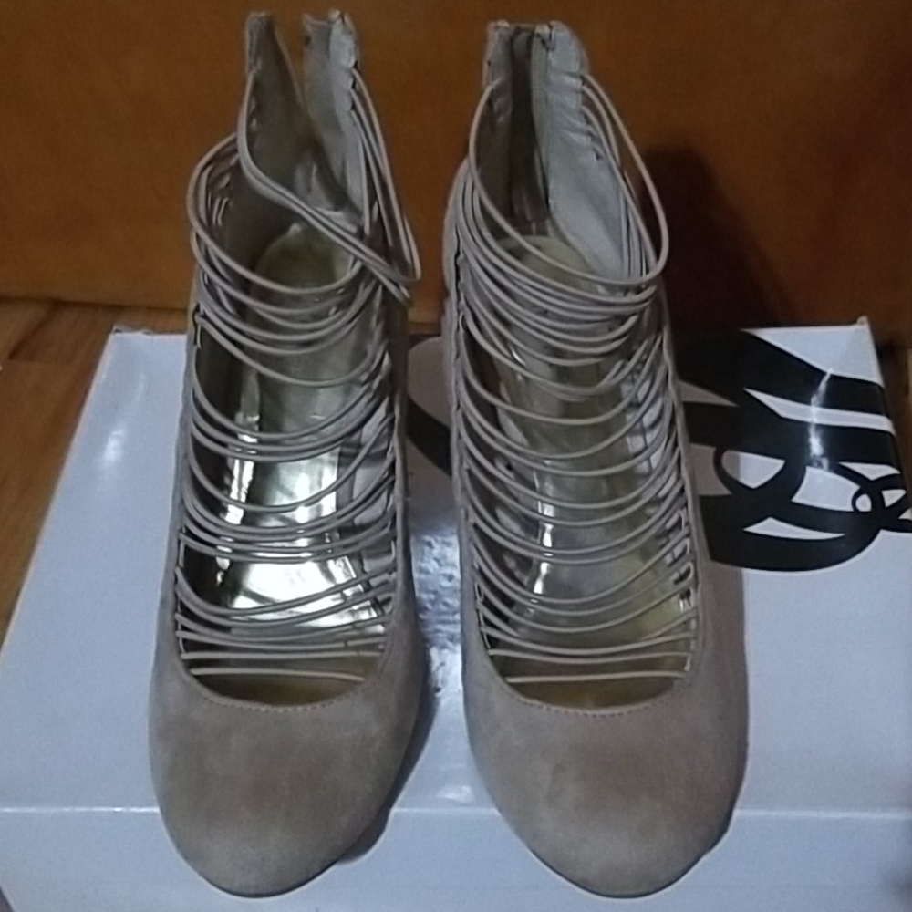 Wedge heels